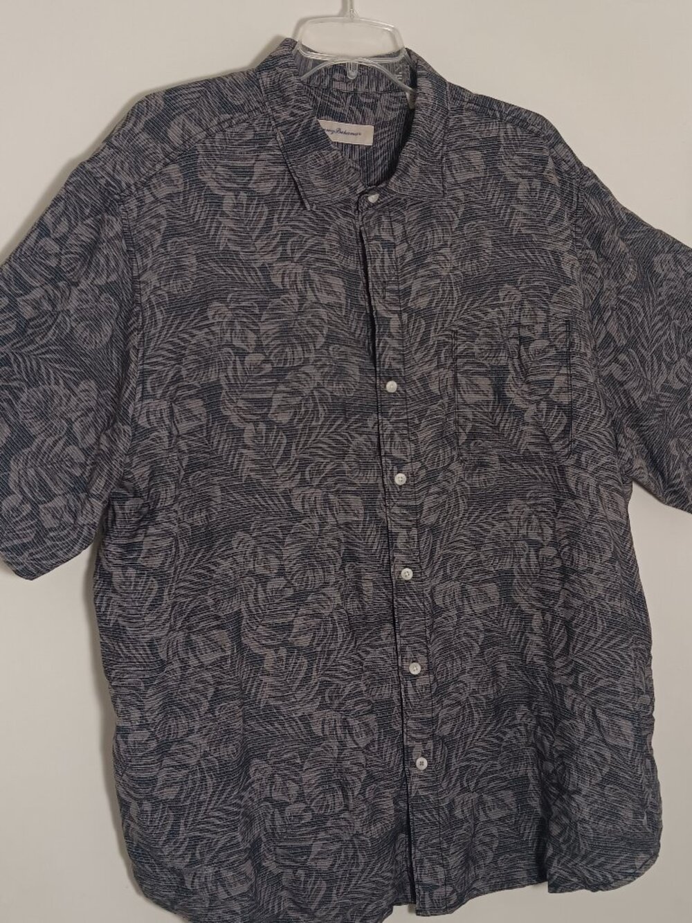 Tommy bahamas mens XXL floral shirt gray tencel modal short sleeve button up